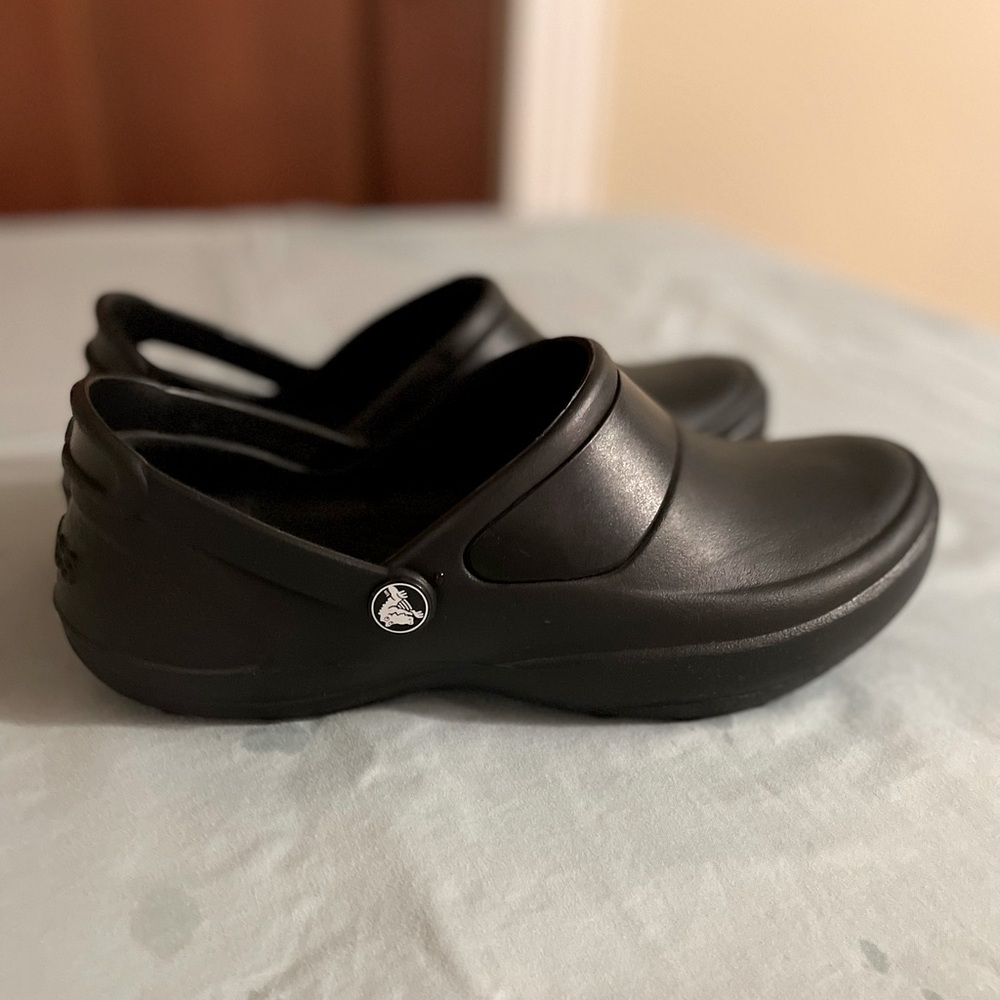 Crocs Women's Mercy Work Clog | Work Shoes, Nurse Shoes, Chef Shoes Size US 7 W